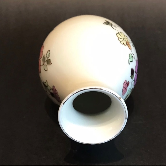 VINTAGE signed Zsolnay Hungary Pecs Hand Painted Porcelain Vase Gold Trim. - Picture 3 of 4